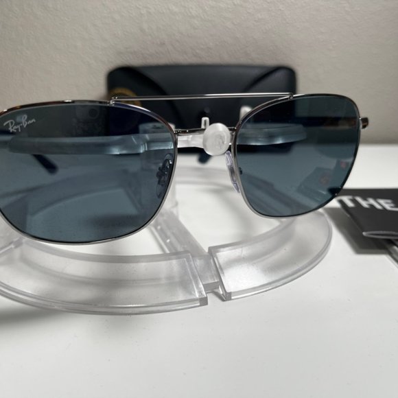 Ray-Ban sunglasses (RB3670). Polished gunmetal frame/blue-grey lenses